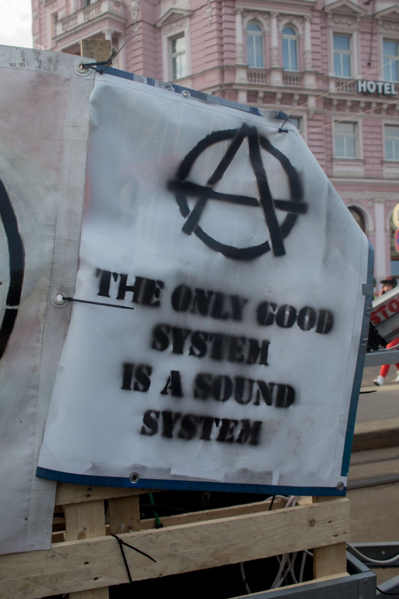 Demonstrace za zachování Kliniky