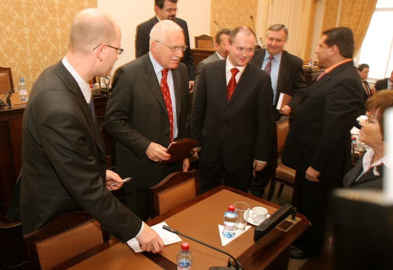 Václav Klaus na klubu poslanců ČSSD