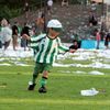Naděje Klokanů oslavuje vítězství svého týmu - Bohemians vs. Žižkov.