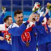 Marek Hrivík slaví bronz slovenských hokejistů na olympiádě v Pekingu 2022
