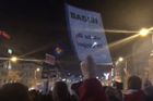 Demisi, demisi, volaly davy protestujících lidí v centru Prahy po odchodu premiéra