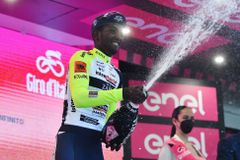 Girmay vyhrál jako první eritrejský cyklista etapu na Giru d'Italia