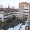 Zchátralá záložní nemocnice v Jílovém u Prahy