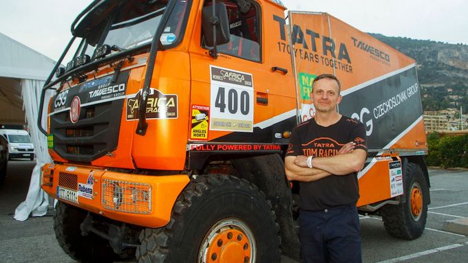 Tomáš Tomeček s Tatrou 815 před startem rallye Africa Eco Race 2022
