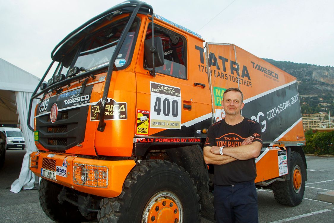 Tomáš Tomeček s Tatrou 815 před startem rallye Africa Eco Race 2022