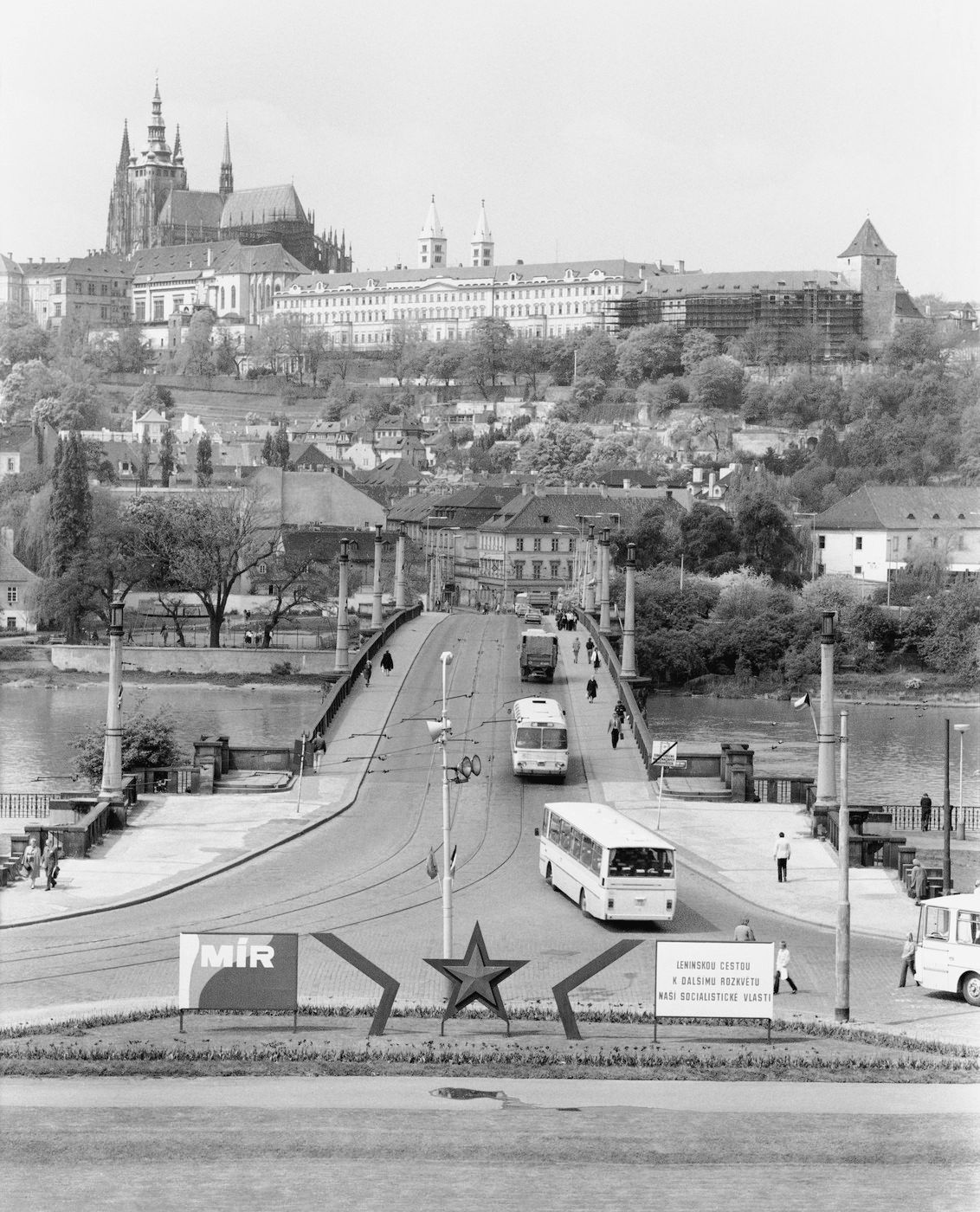 Mánesův most, Most arcivévody Františka Ferdinanda, Praha, historie, Domácí