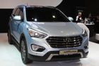 Novinky lze vidět i na protějším stánku Hyundai. Například Hyundai Grand Santa Fe. To se však do prodeje dostane zřejmě až příští rok.