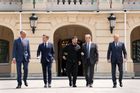 Buď příměří, nebo přitvrdíme, varují Kreml Zelenskyj a evropští lídři. Dohoda s USA