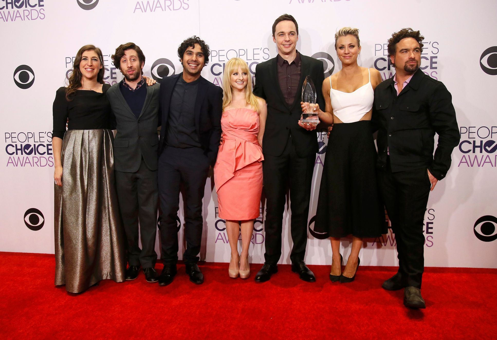 herci ze seriálu Teorie velkého třesku na People's Choice Awards 2015 v Los Angeles
