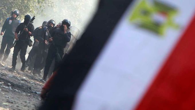 Egyptská policie opět zasáhla proti demonstrantům