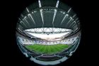 Italský mistr Juventus Turín minulý rok prodal do Manchesteru United Paula Pogbu za částku okolo 100 milionů eur (2,6 miliardy korun), čímž tyto kluby vytvořily nový rekord. Mimochodem, Juventusu se tímto přestupem zaplatil nový stadion z roku 2011.  Výstavba Juventus Stadium vyšla na 105 milionů eur (2,74 miliardy korun). V Turíně by z prodeje Neymara postavili hned dva podobné stadiony a ještě by zbylo na posily.