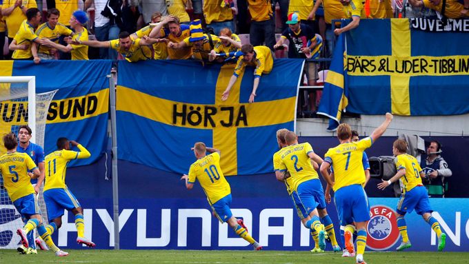 John Guidetti slaví gól Švédska na ME 21