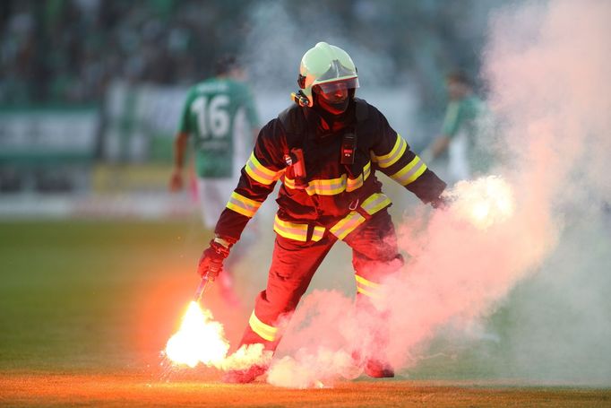 Liga, Bohemians-Sparta: světlice