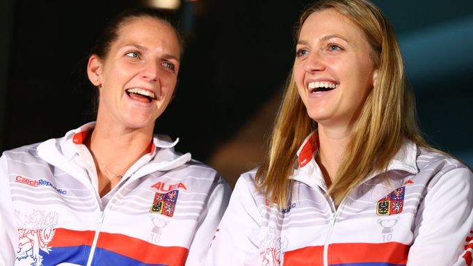 Petra Kvitová a Karolína Plíšková před zápasem Fed Cupu 2018 proti Švýcarsku.