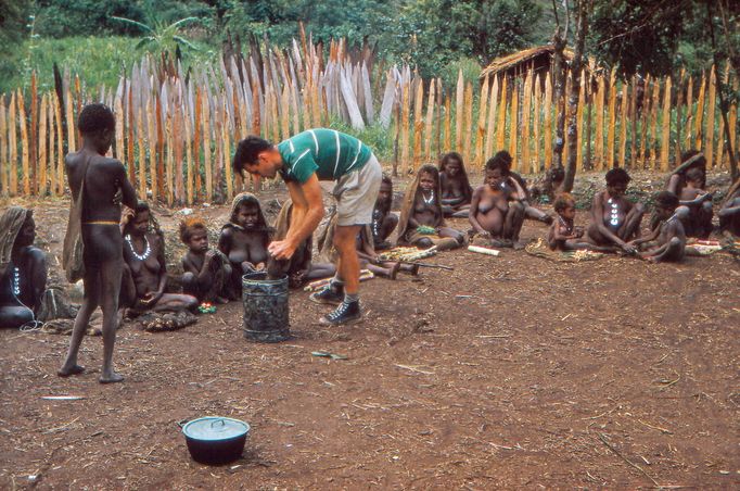 Leopold Pospíšil: fotografie z knihy Obchodníci z doby kamenné