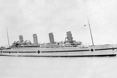 Ke dnu šla rychleji než Titanic. Příběh sesterské lodi slavného parníku zná málokdo