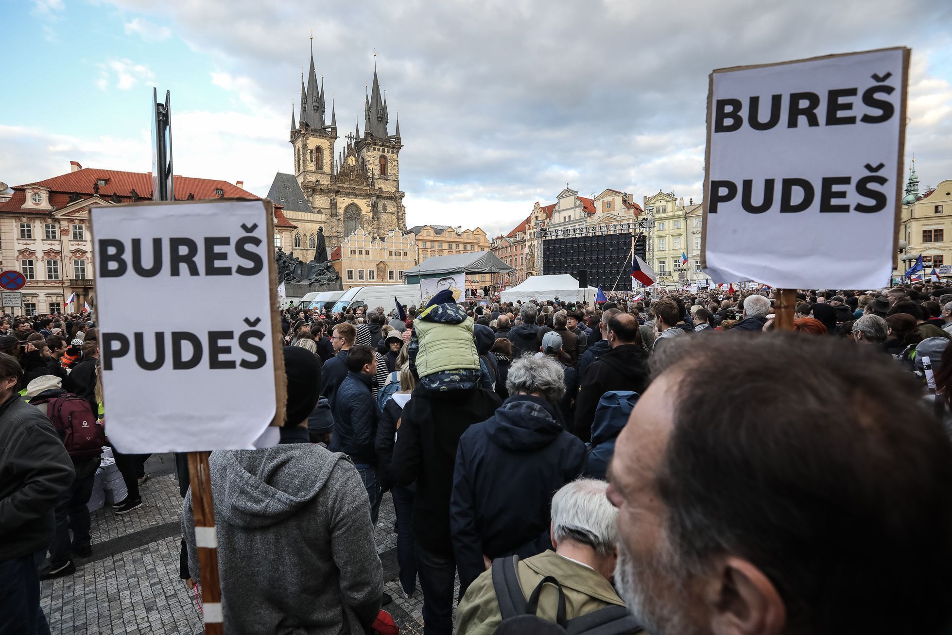 Třetí demonstrace proti Benešové a Babišovi a za spravedlivou justici, Staroměstské náměstí, Praha