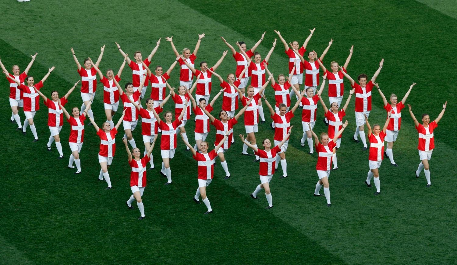 Ceremoniál před utkáním Nizozemska s Dánskem v základní skupině B na Euru 2012
