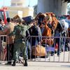 U hranic s Tunisem jsou desetitisíce uprchlíků