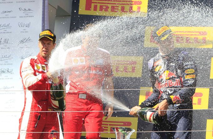 F1, VC Maďarska 2015: Sebastian Vettel, a Maurizio Arrivabene Ferrari a Daniel Ricciardo, Red Bull