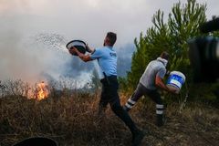 Stovky hasičů zasahují i v Chorvatsku. Plameny se dostaly čtvrt hodiny od Dubrovníku
