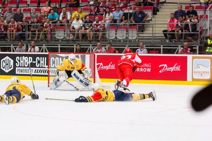 Hokejová CHL 2017/18: Třinec - Esbjerg 9:1, David Cienciala