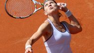 Lucie Šafářová na turnaji kategorie ITF v Praze obhajuje titul. A v cestě za triumfem ji v sobotním semifinále nezastavila ani Jana Čepelová, slovenská tenistka, která předtím porazila Barbou Záhlavovou-Strýcovou.