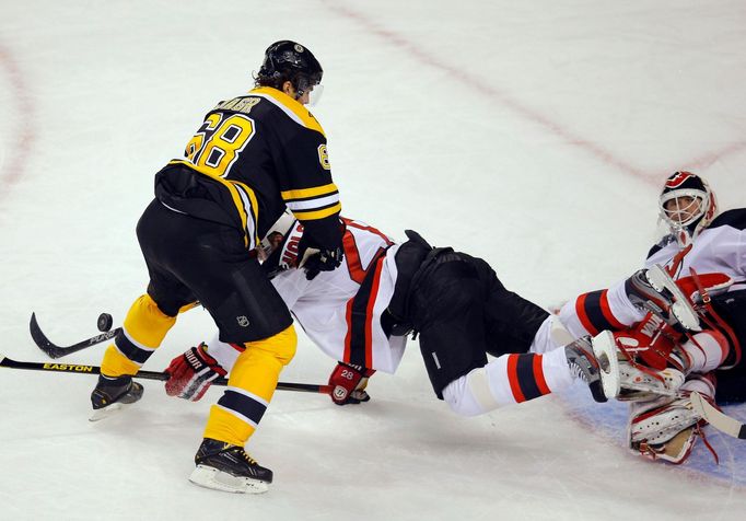 Jaromír Jágr při premiéře v dresu Bostonu proti New Jersey