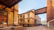 Rodinná firma Fabrika 1861 zahajuje rekonstrukci objektu Nová
přádelna v areálu bývalé textilní továrny v Semilech. Cílem projektu je přeměnit
chátrající průmyslový objekt z 19. století na multifunkční kulturní centrum se
zaměřením na výtvarné umění, vzdělávání a společenský život.