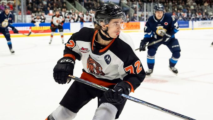 Gavin McKenna v dresu juniorskému týmu Medicine Hat Tigers