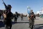 Vratké příměří mezi Tálibánem a afghánskou armádou zatím trvá. Boje s NATO neskončily
