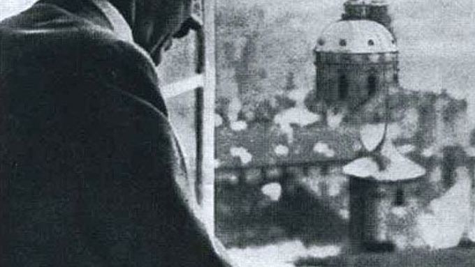 Obrazem: Před 75 lety pohlédl Hitler z oken Pražského hradu