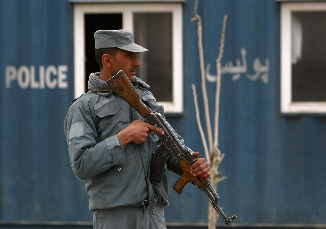 Afghánský policista v Kábulu