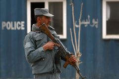 Při útoku na konvoj NATO v Afghánistánu zemřelo 20 lidí