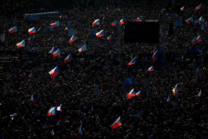 Průřez tvorbou fotografa Economie Honzy Mudry za rok 2019.