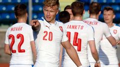 Čeští fotbalisté slaví gól do sítě San Marina