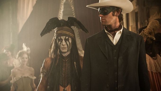 Osamělý jezdec (Johnny Depp a Armie Hammer).