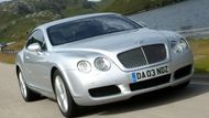 Bentley Continental GT - Luxusní kupé má punc vozu pro mafiány a fotbalisty. Vytříbený dvanáctiválec potěší sílou i perfektním zvukem. Vybrali jsme: W12 (2005) najeto 118t km, cena: 1 000 000 Kč.