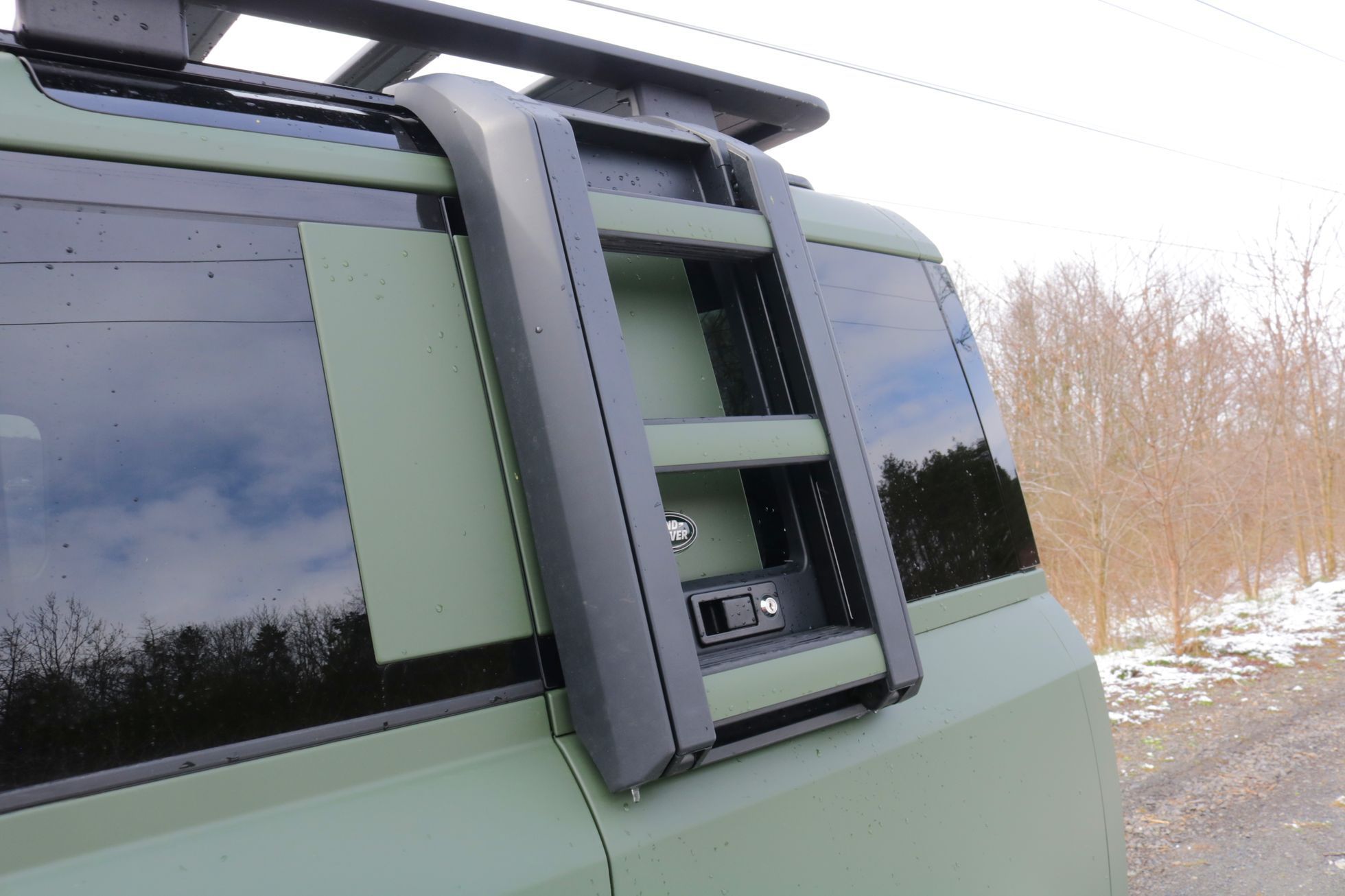 Land Rover Defender policejní demo verze