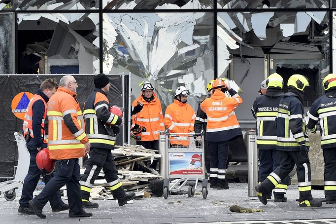 Rozbitá okna na letišti Zaventem