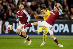 West Ham s Králem v základu poprvé padl. Pekhart nedal za Legii v nastavení penaltu