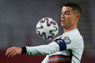 Cristiano Ronaldo v zápase se Srbskem