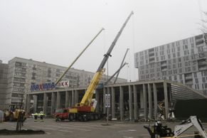 Foto: Pátrání v Rize po zřícení nákupního centra