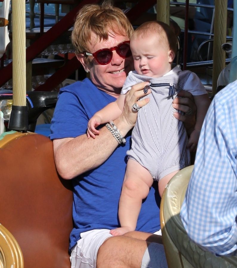 Elton John se synem Elijahem 