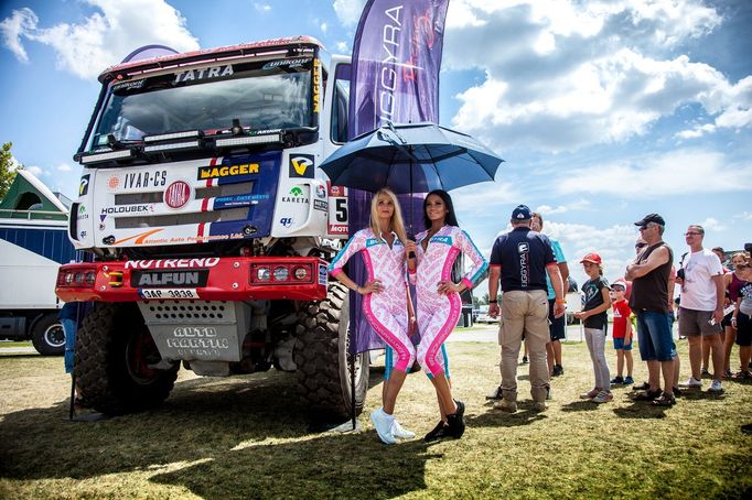 Hostesky Buggyry na závodech ME tahačů na Slovakia Ringu 2018