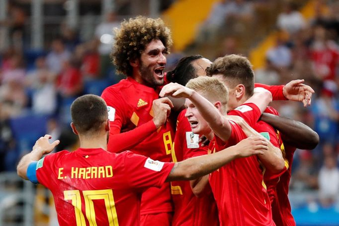 Nacer Chadli slaví třetí branku Belgie v zápase s Japonskem na MS 2018