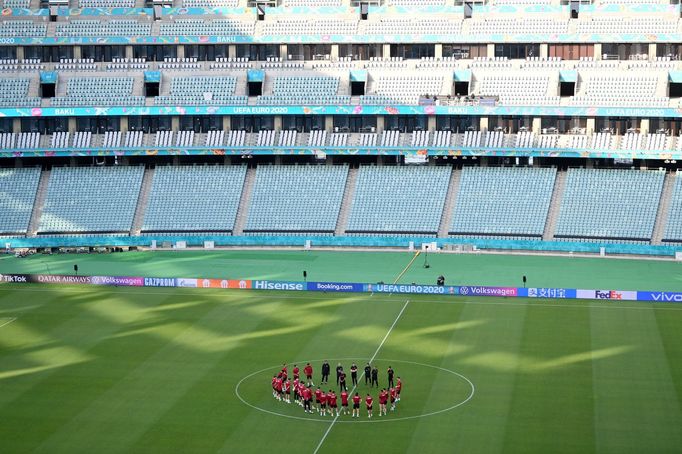 Olympijský stadion v Baku má kapacitu 67 tisíc diváků