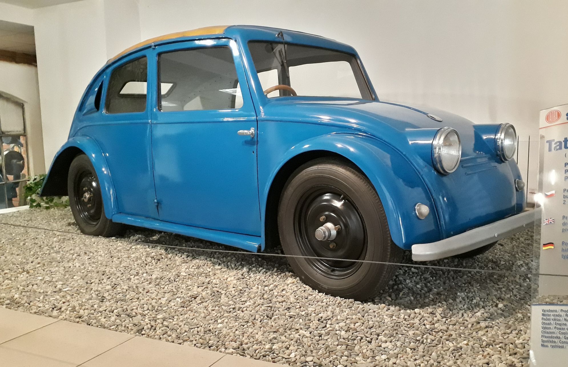 Tatra V 570