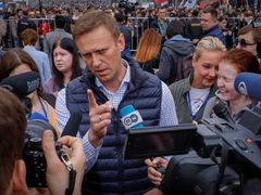 Alexej Navalnyj na pondělní demonstraci v Moskvě.