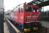 Pokud v příštím roce potkáte na českých kolejích tuto lokomotivu, pak vězte, že jde o stroj, jehož plochu si pronajal český národní tým.